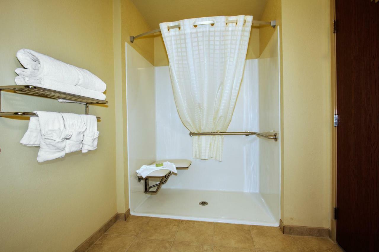 Cobblestone Inn & Suites - Big Lake Exteriör bild